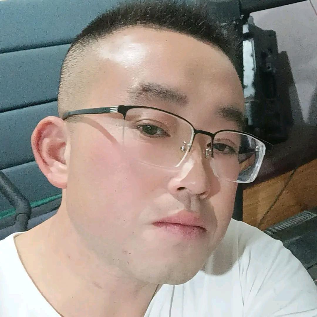 遵义道真名顺二手车 何金刚