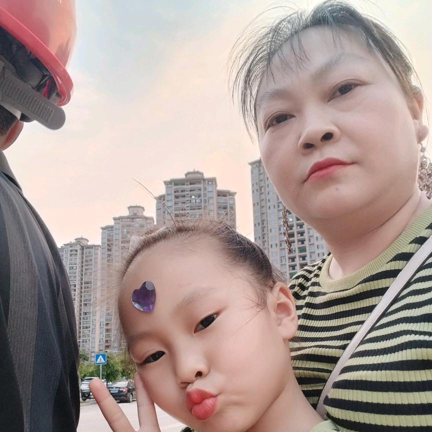 《女王》。