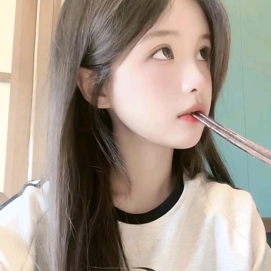 七七爱吃糖