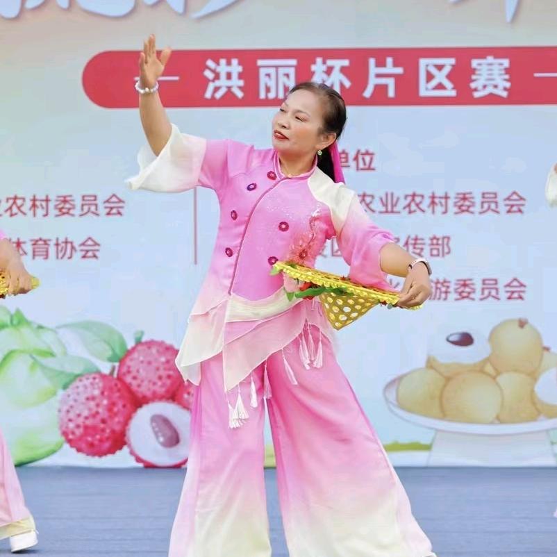 何姐