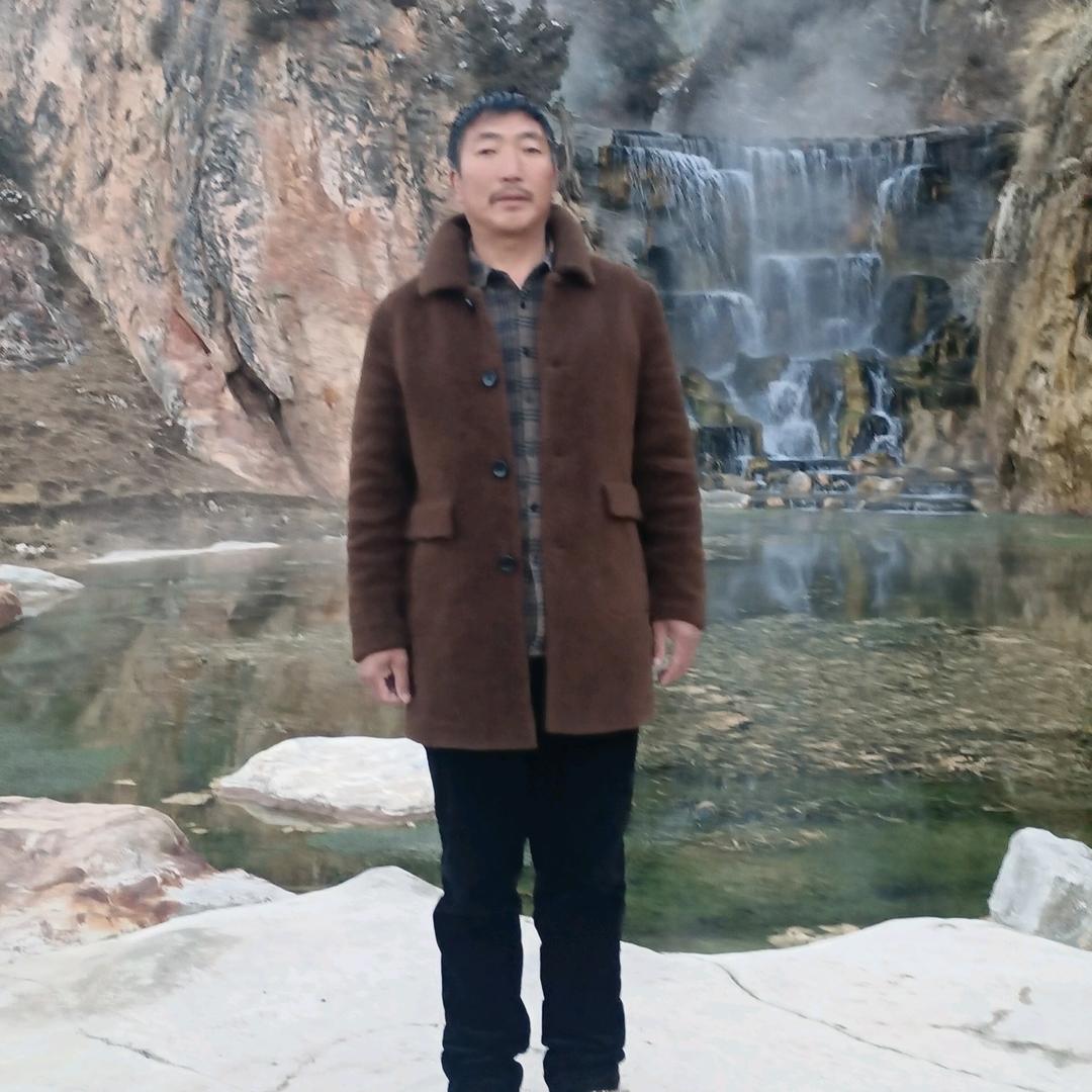 70后大叔做藏式家具