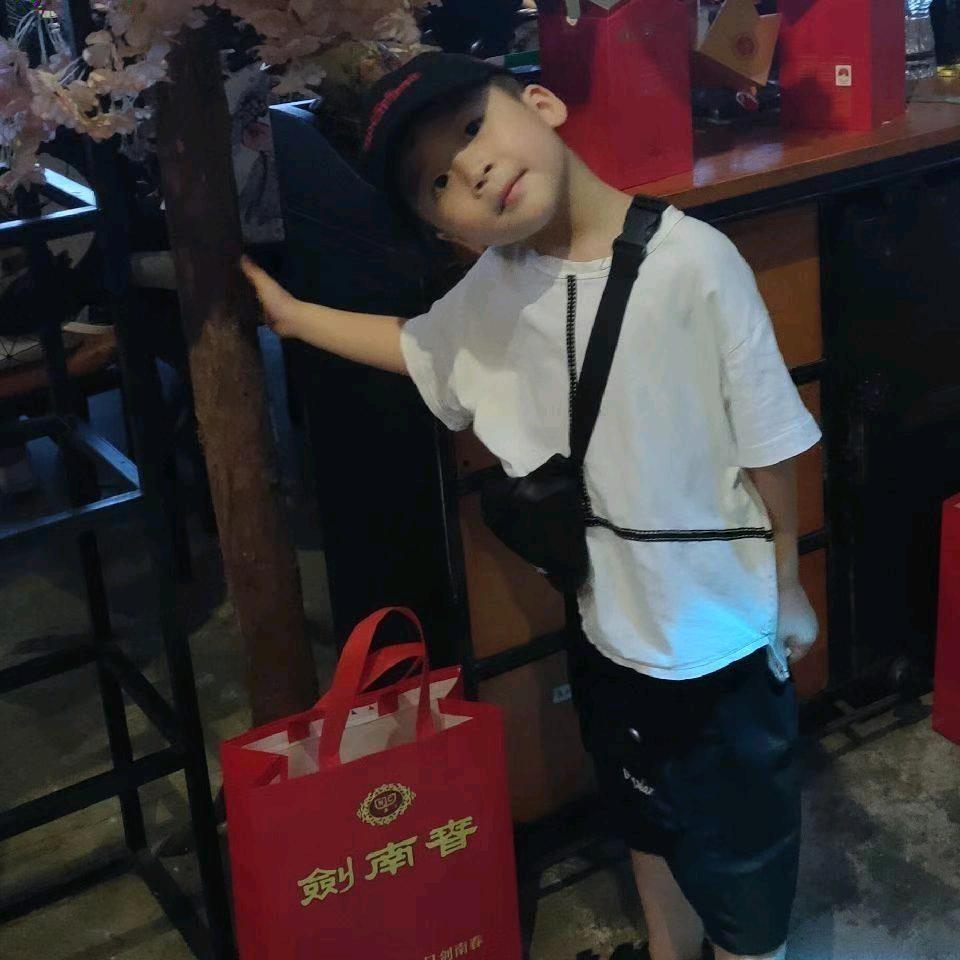 张姐烤肉拌饭蹄香猪脚饭