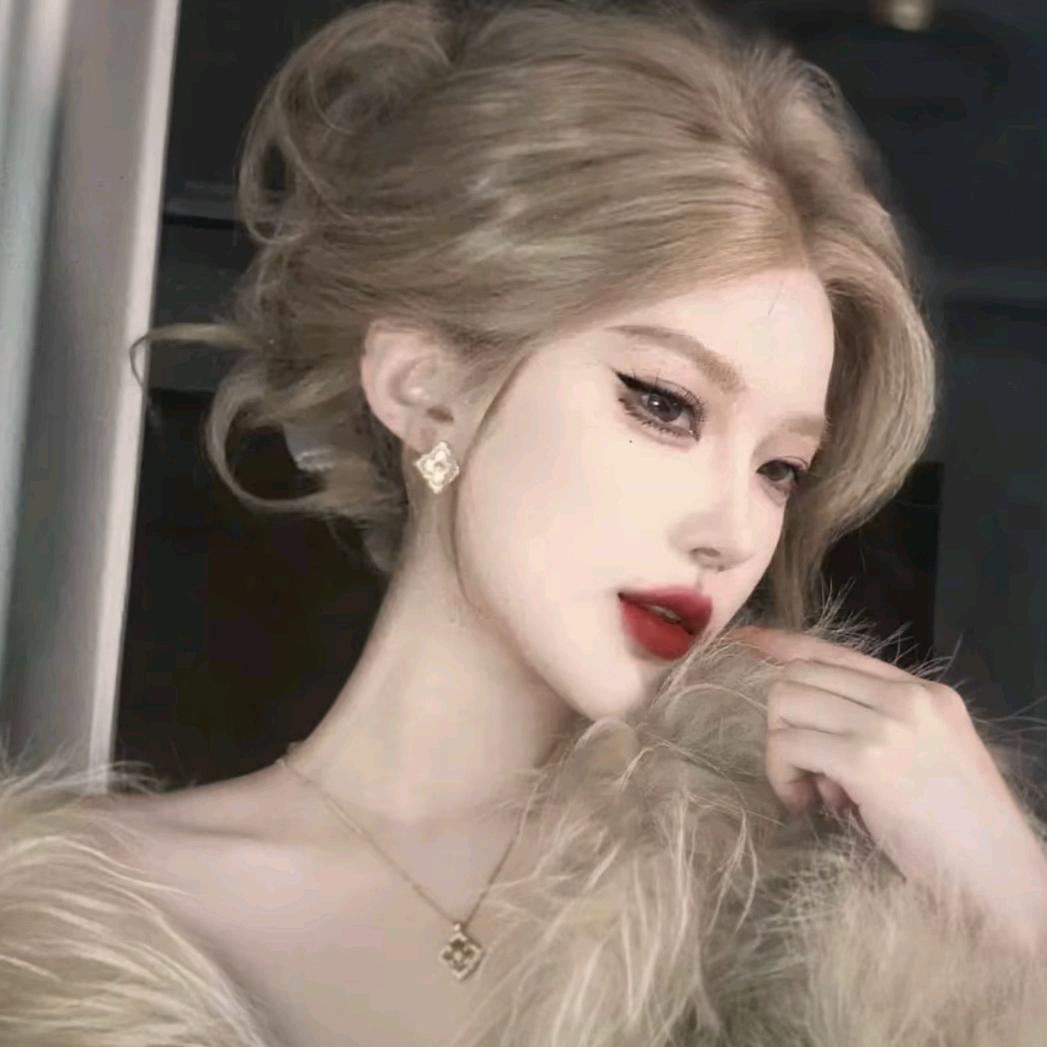 卧龙AKA西南顶配渣女