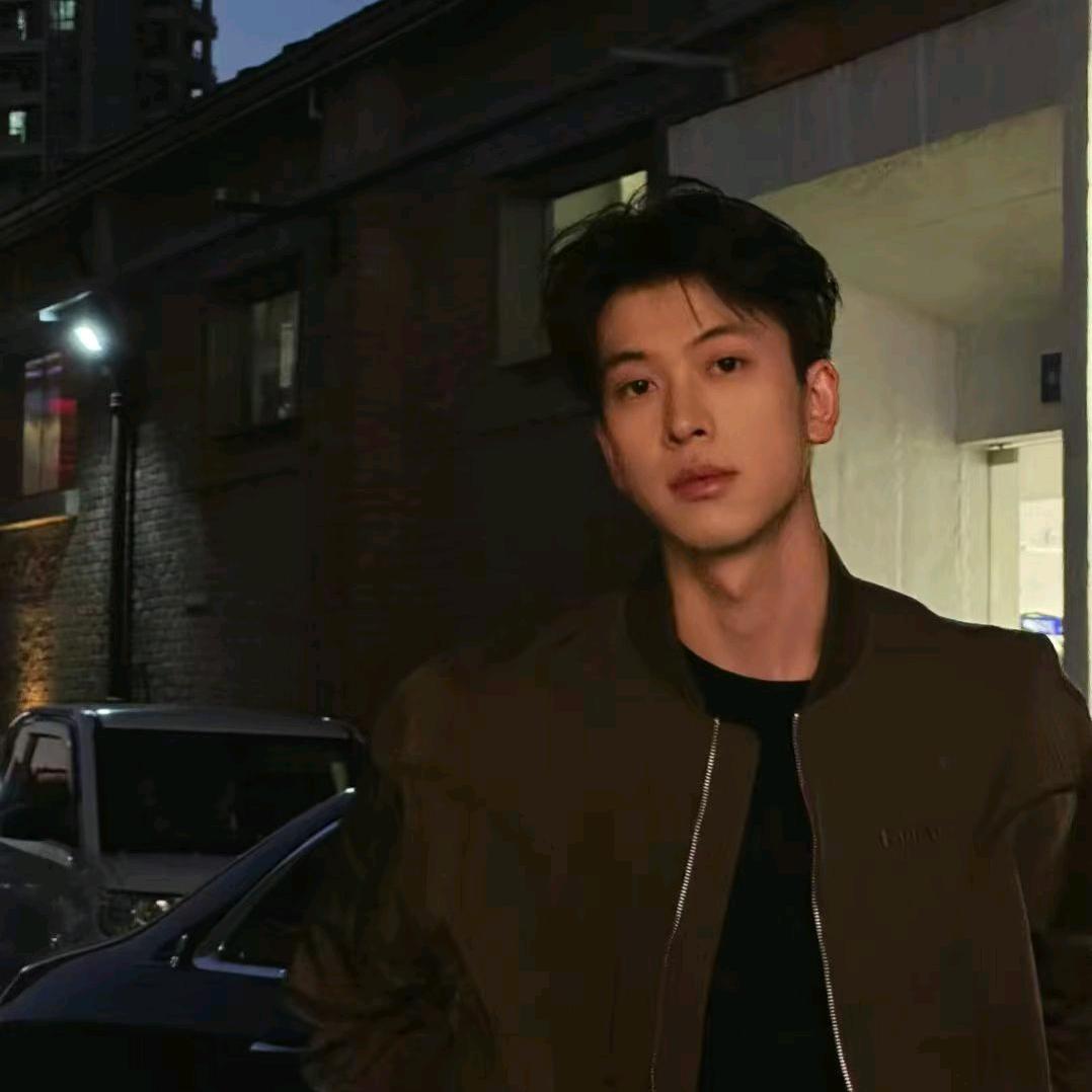 我有一条小黑鱼𓆜𓆞𓆝𓆟𓆜𓆞