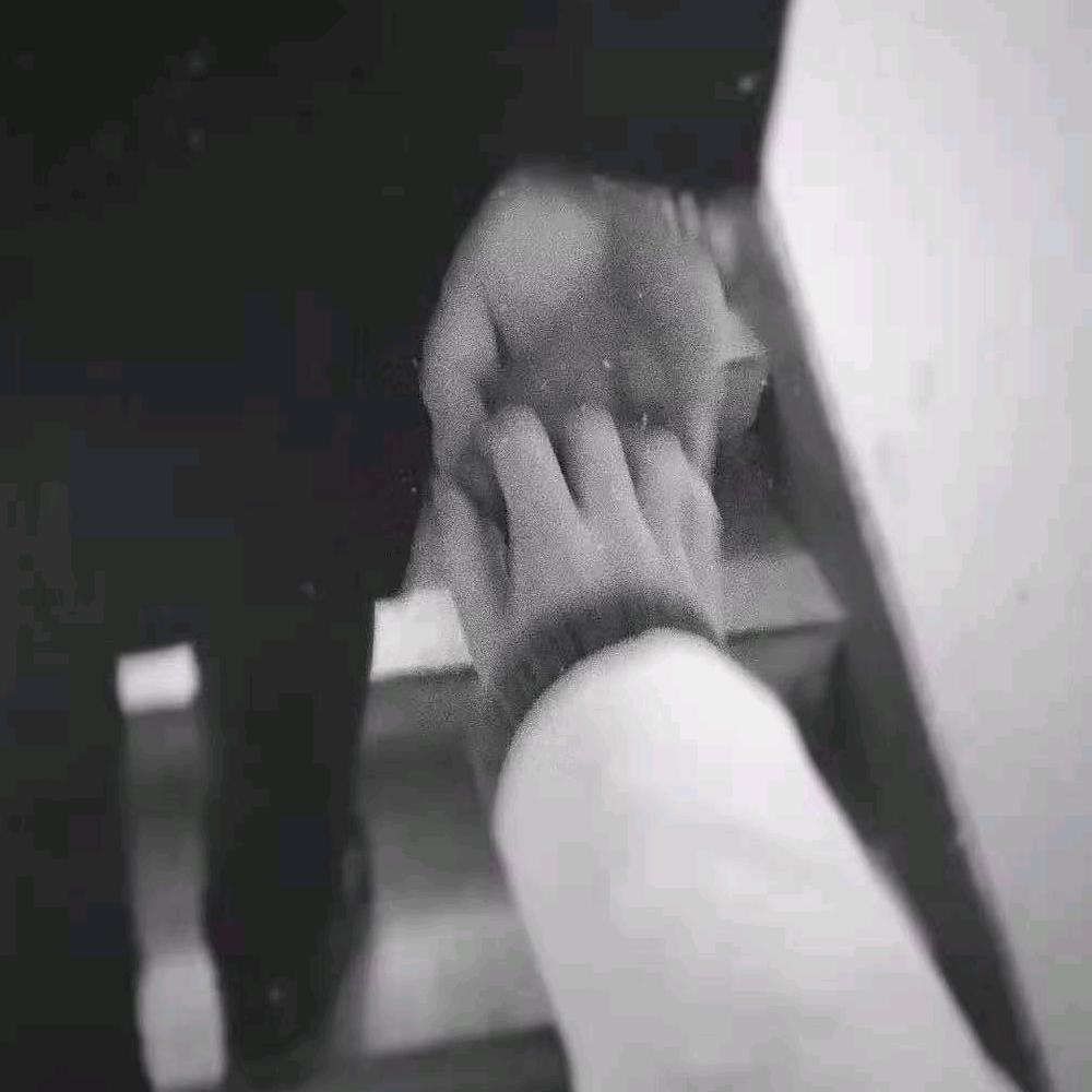 ヤ،،،洪.. ⇝哥،