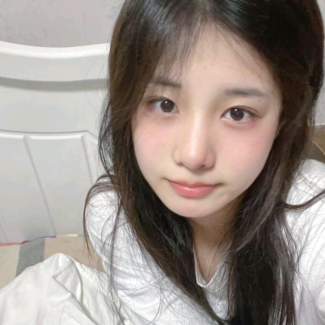 周周（秒回）