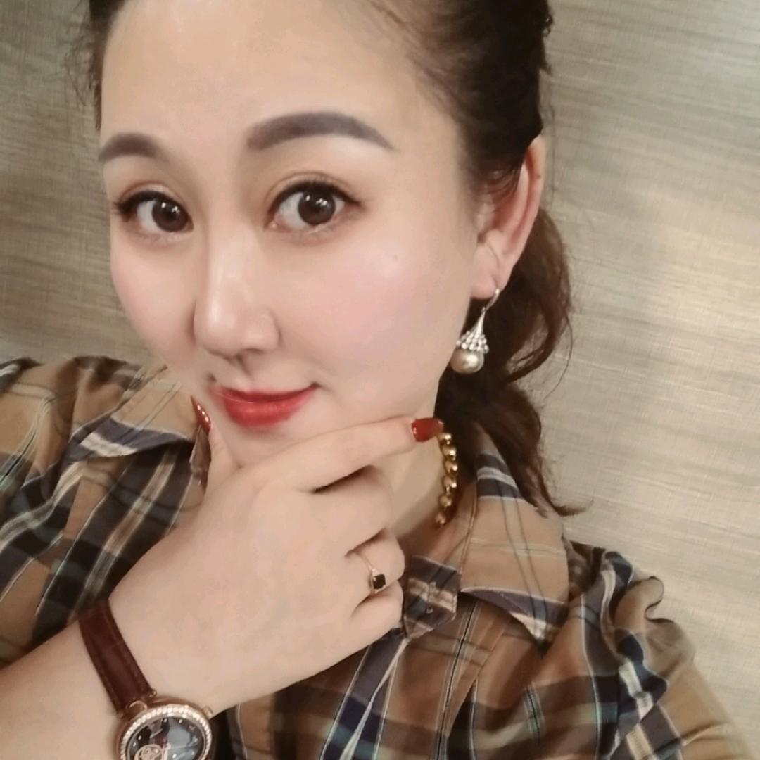 看淡一切.简单善良。