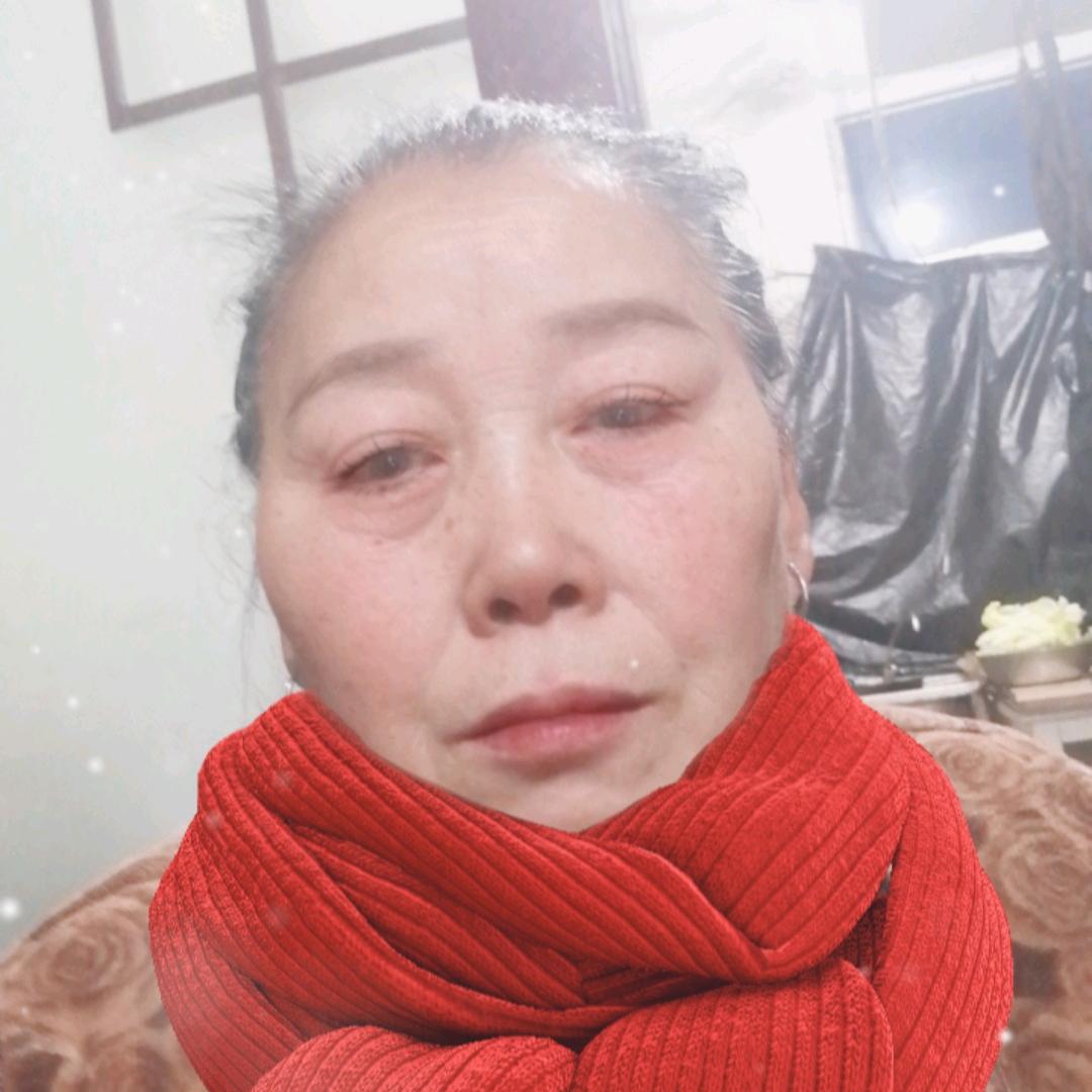王依秀