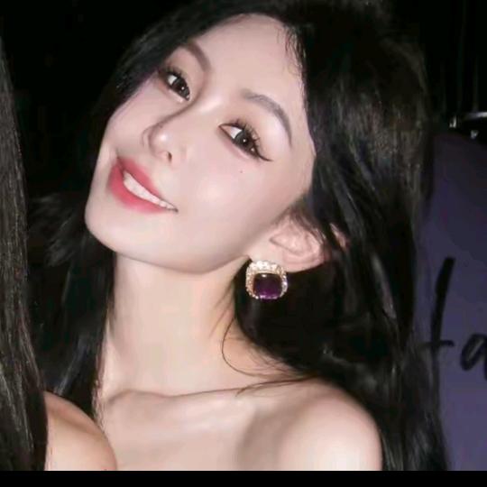 余潇潇💖高端穿搭