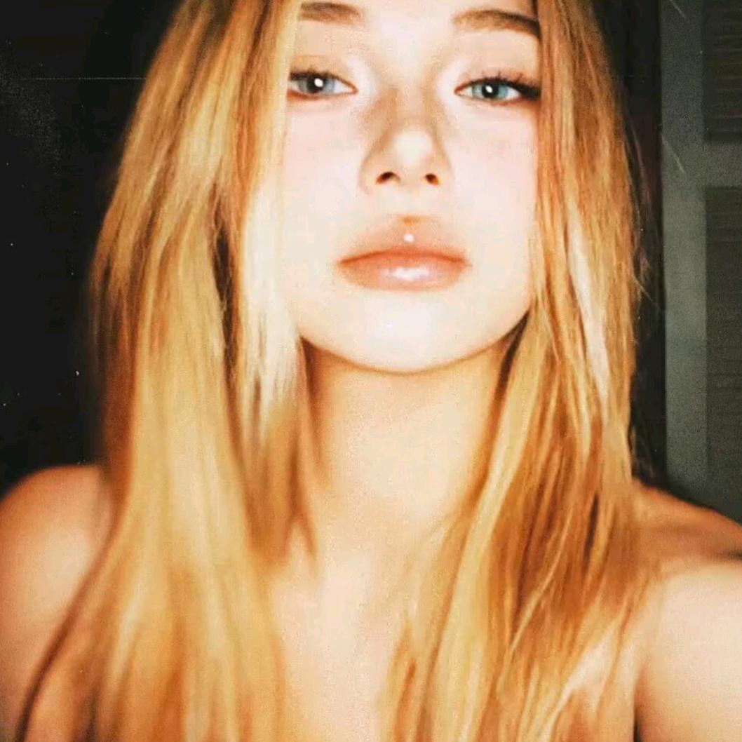 ☽ .