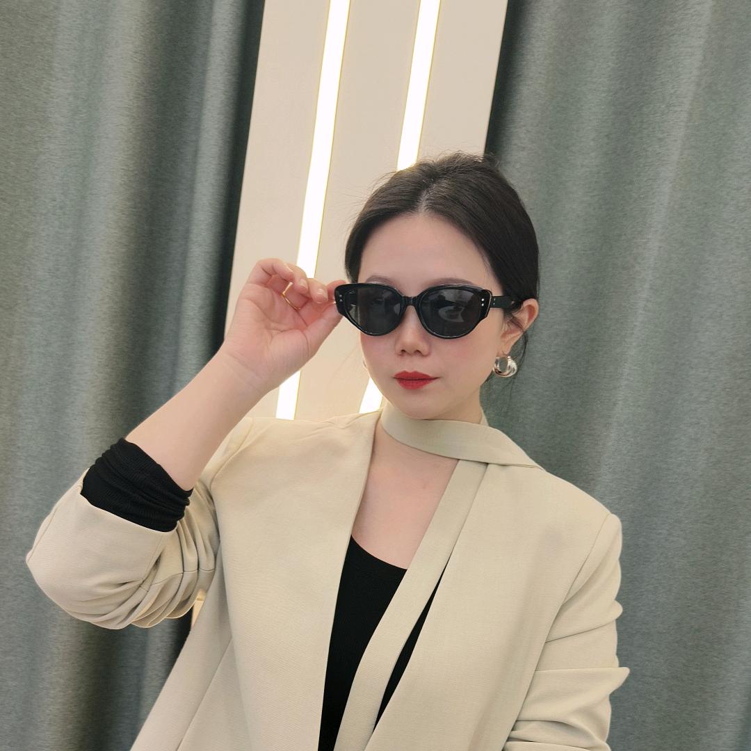 韩国直邮财富大道店 岳岳