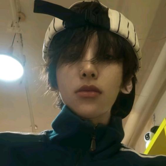 笨蛋总是掉眼泪