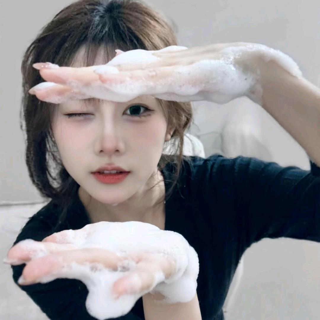 妍妍.