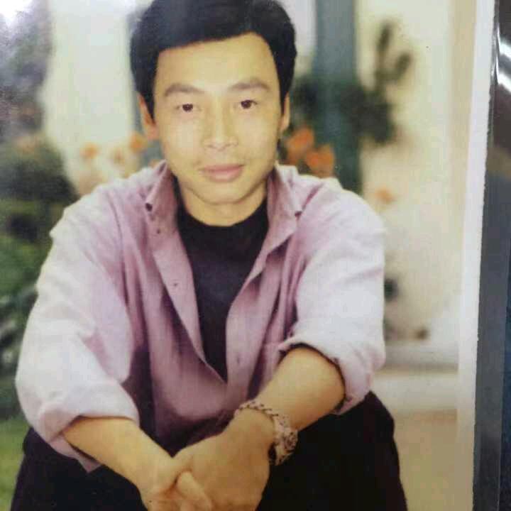 卖农村土猪肉老杨