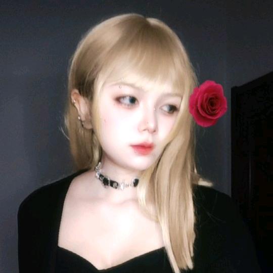 ˚花花˚·🌹 ℋ