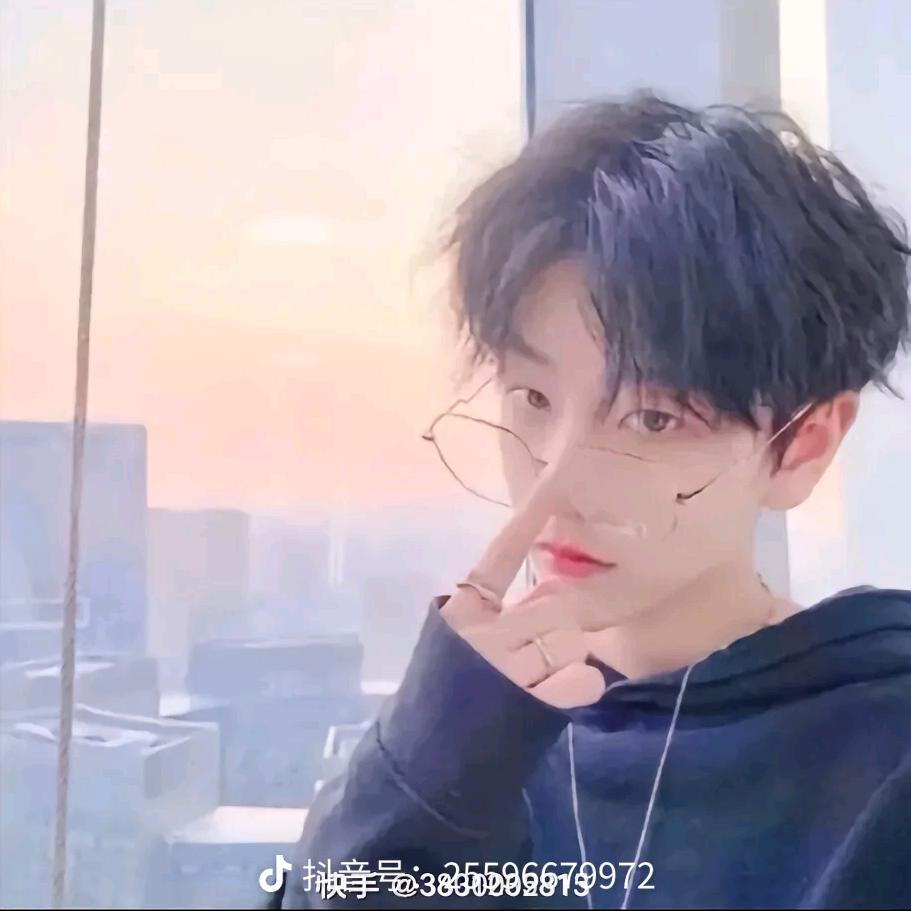，刘忻