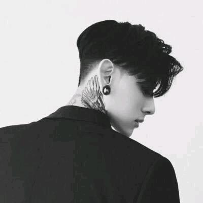 👣   浮生皆梦。