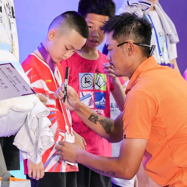 哈密新爱羽于俊霖