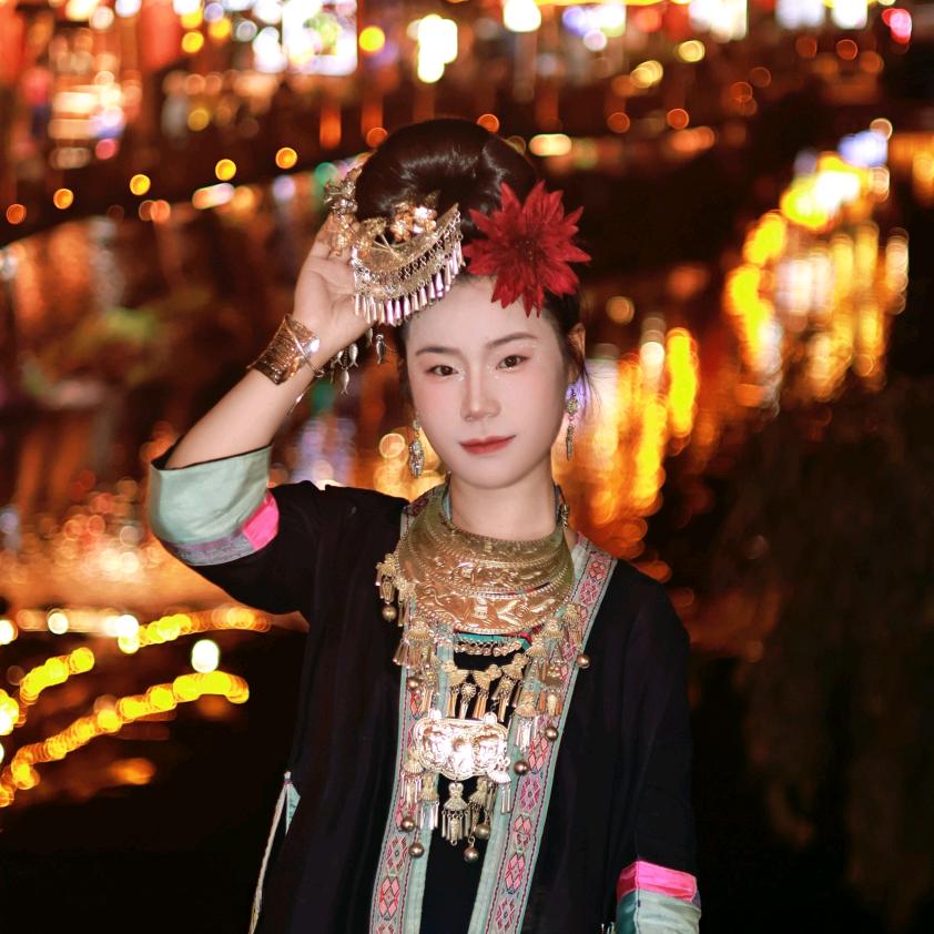 侗族姑娘的足浴铺