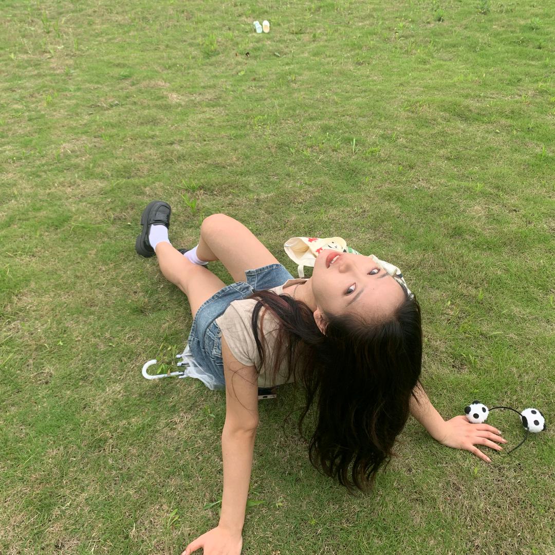 吃薯条蘸番茄味的土豆泥