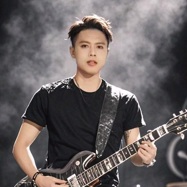 艾罕布朗〈连赞拉黑〉