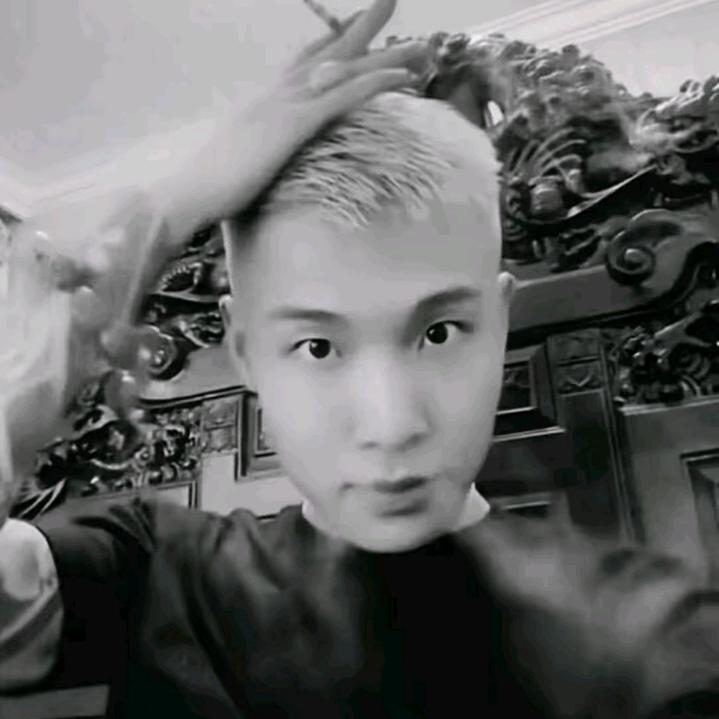 😈后藏男孩😈