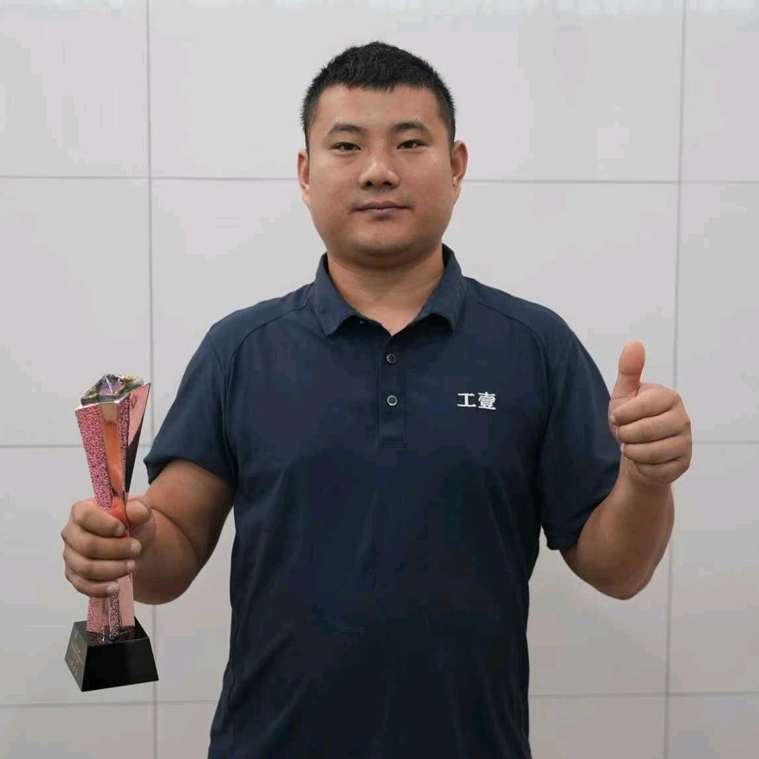 广安工壹施工何涛