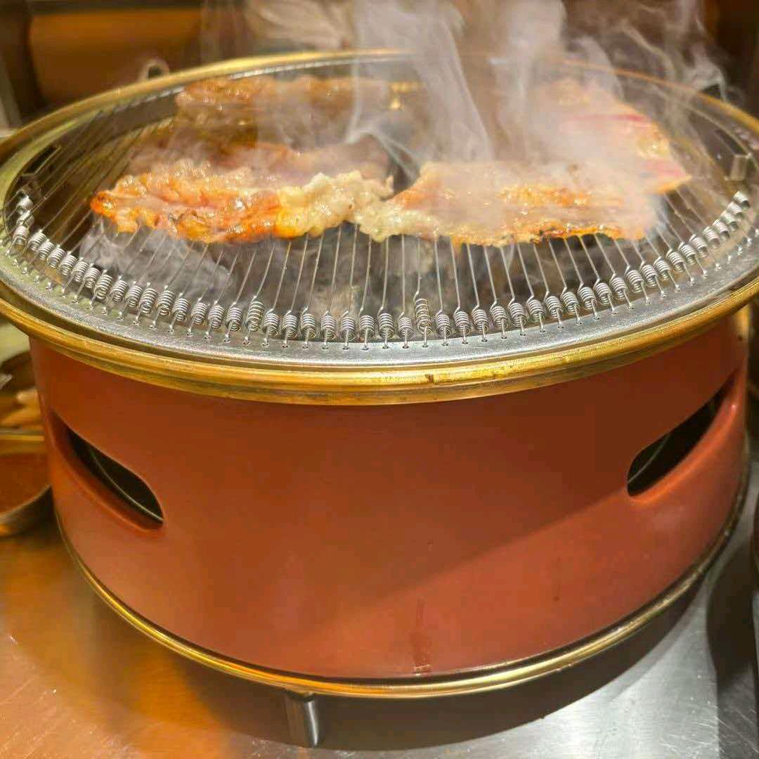 青瓦炭炙韩式烤肉店