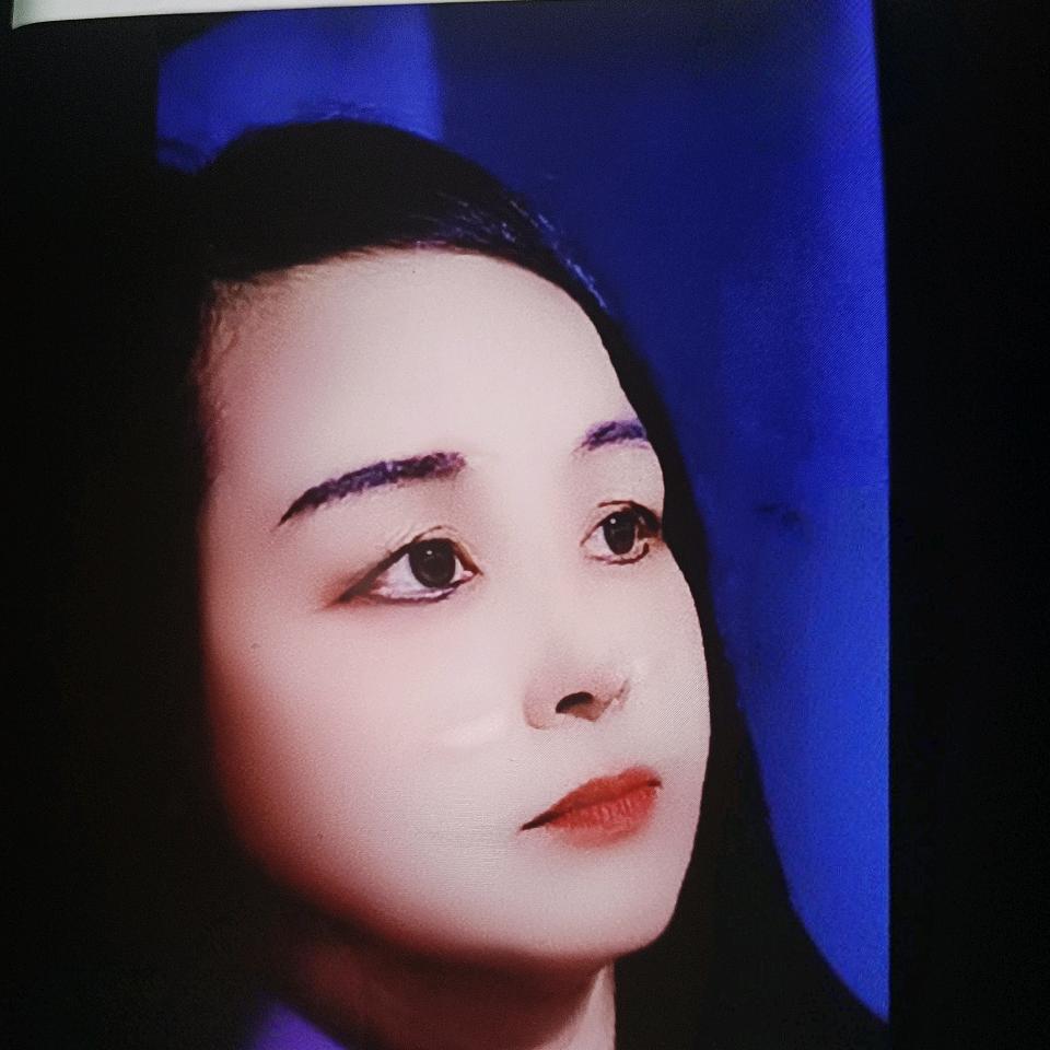 张平，每晚，8.30开播。