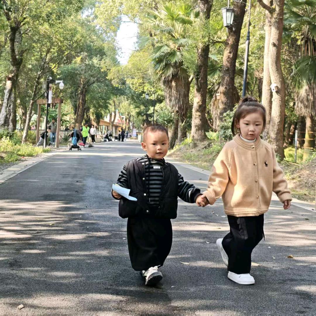 创鑫石材店，专修橱柜