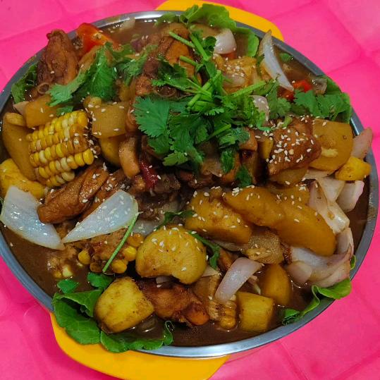 地瓜炒鸡（金茂城东门）