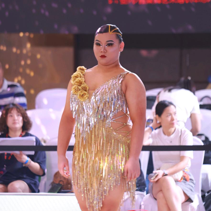 Esther Deng🐟🎀💖