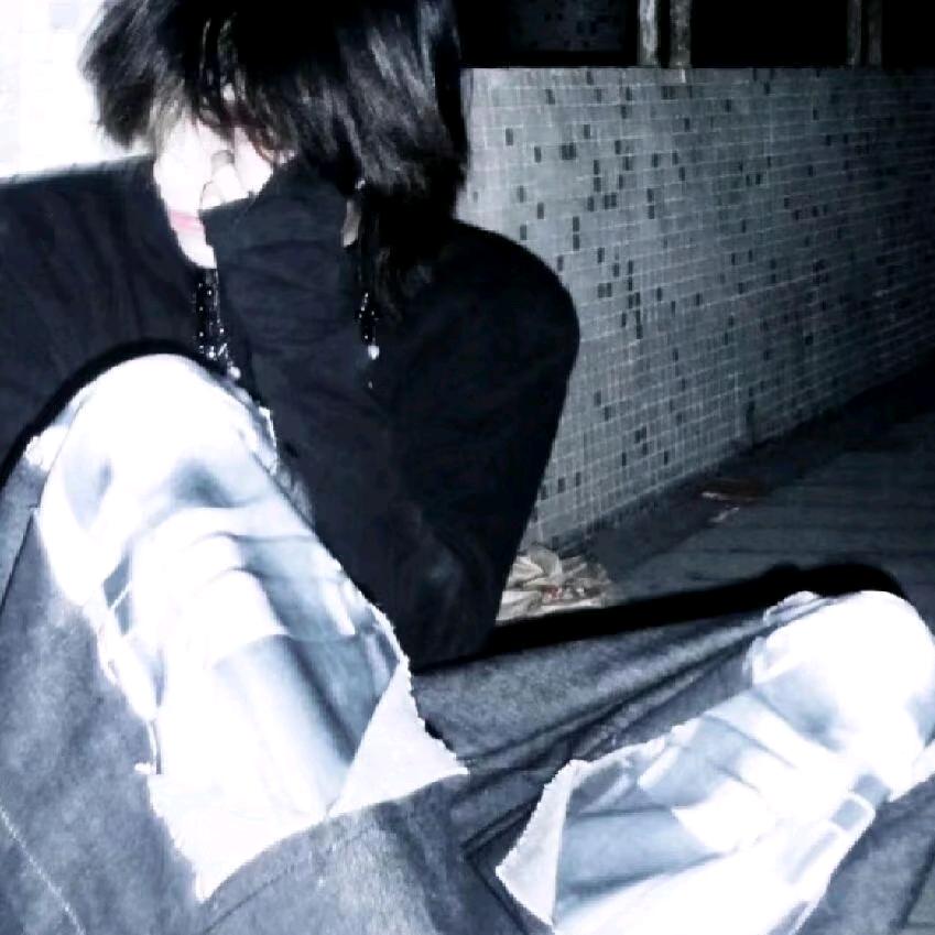 𝒃𝒍𝒂𝒄𝒌🦋