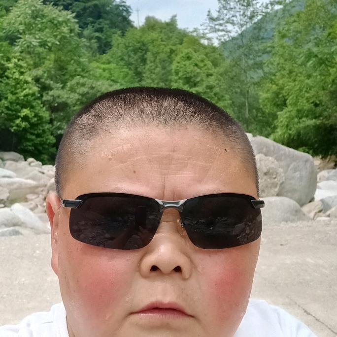 洪先生