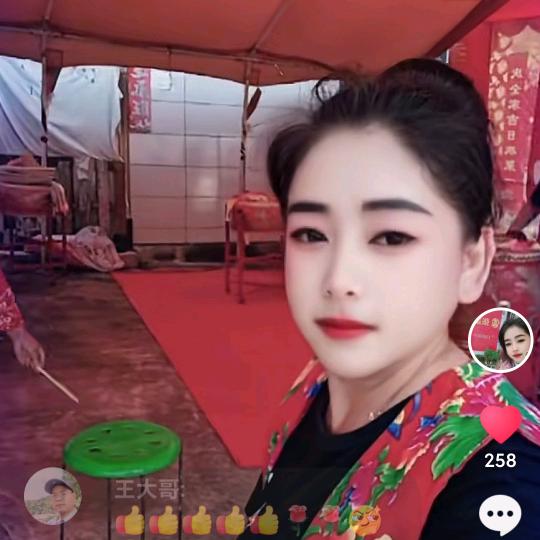 桥头女子围鼓队，