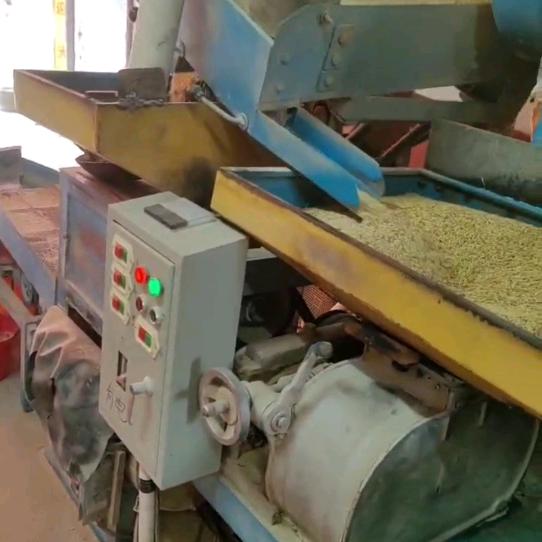 陈锋加工碾米大米