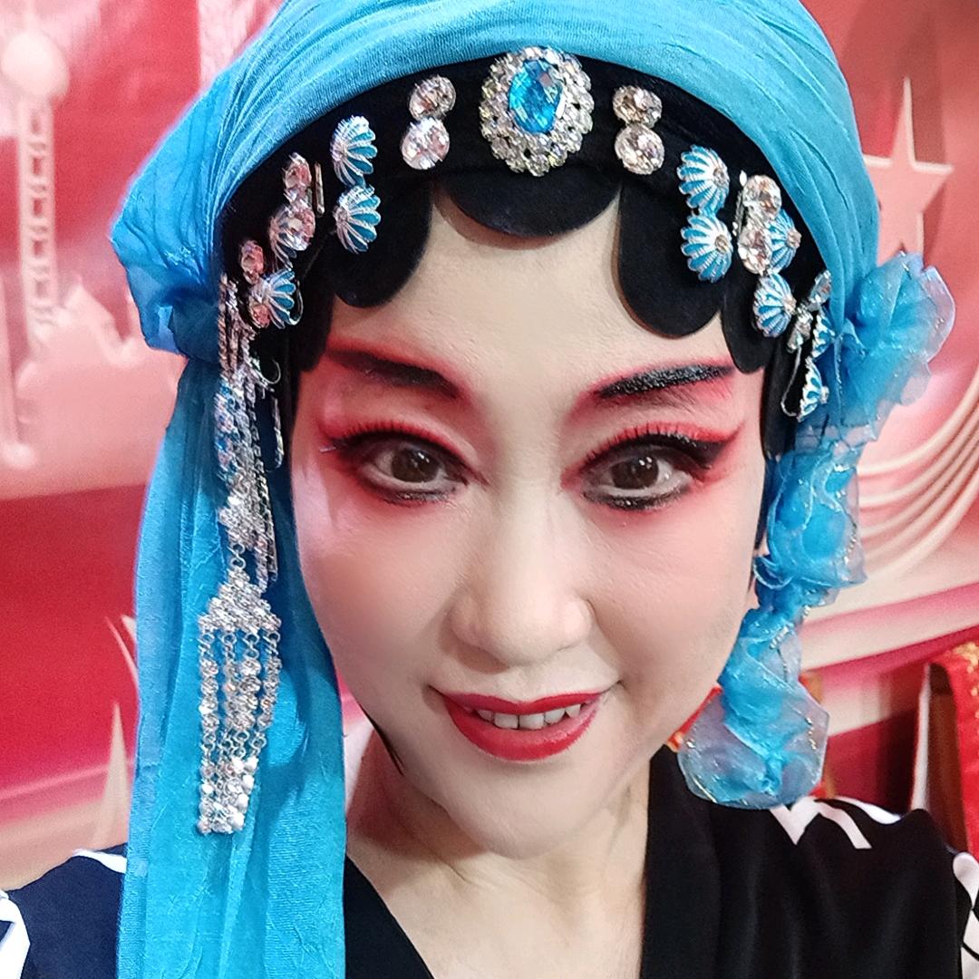 白玲新疆梨园艺术团