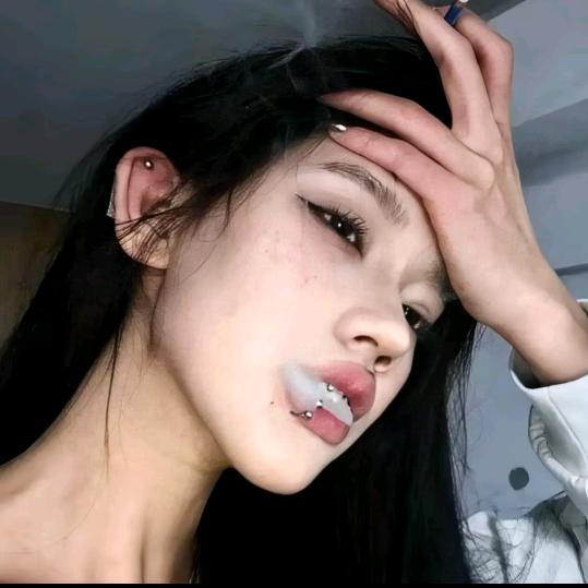 说话太毒被肘击