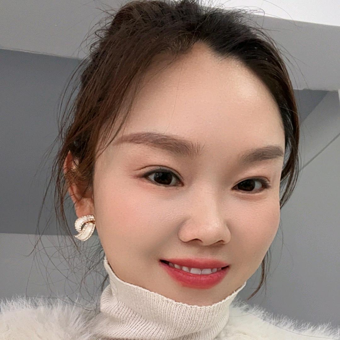 亚青二手车新能源（小青很皮）