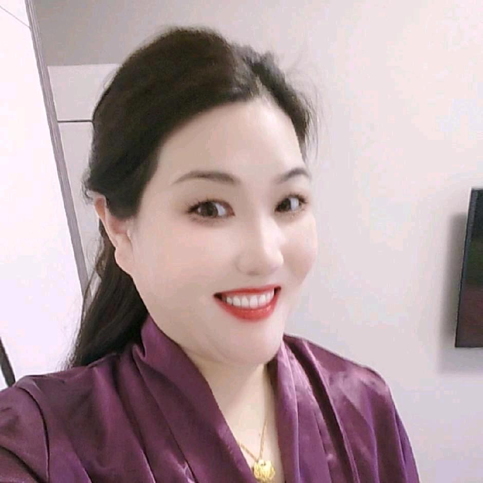 盐城~霞姐（金牌说梅）