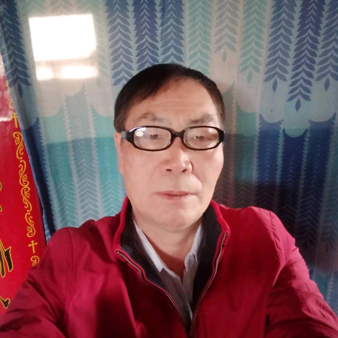 阳光灿烂。