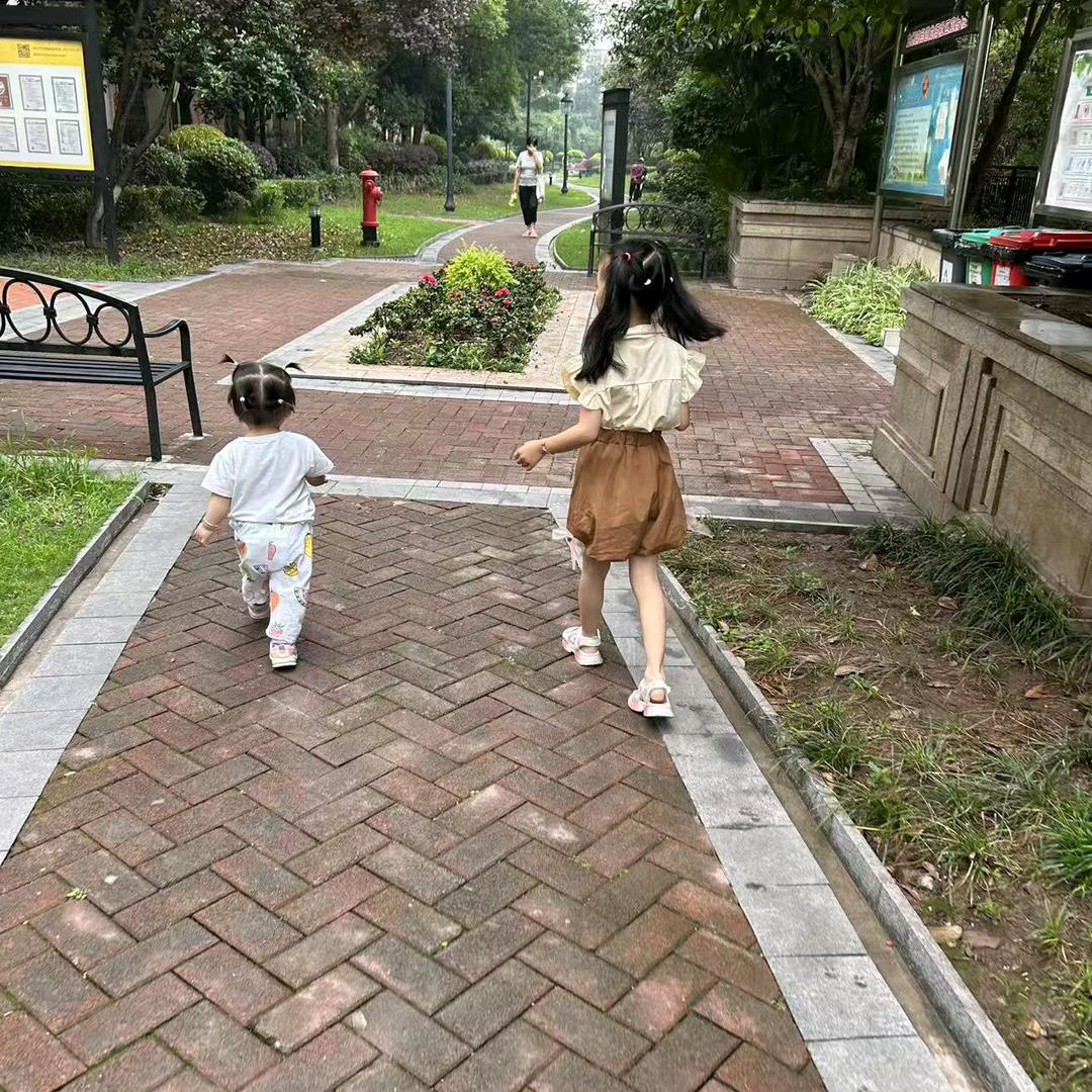姐妹俩的日常。。