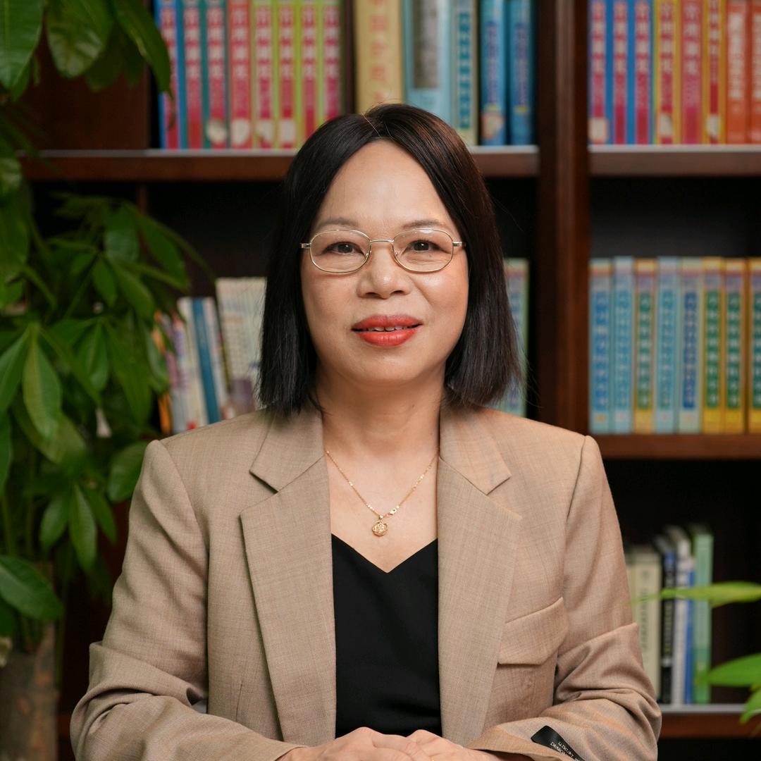 高州市根子镇鸿星幼儿园苏洁园长