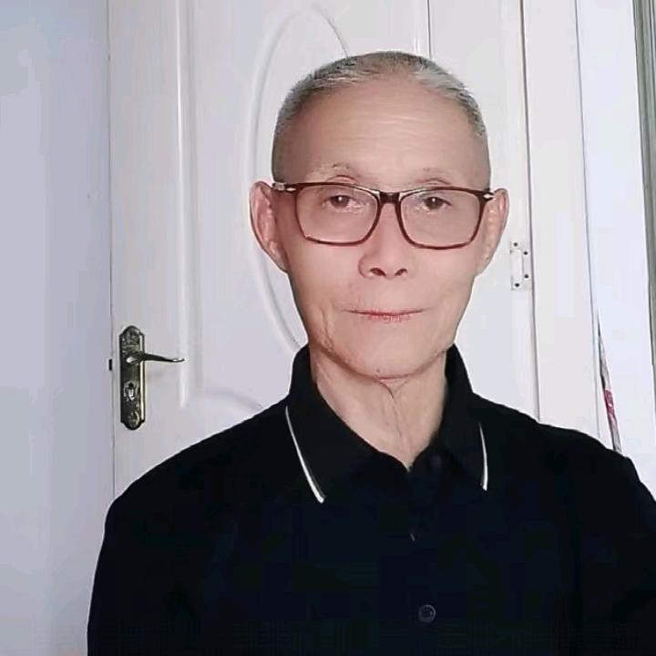 慈详老玩童