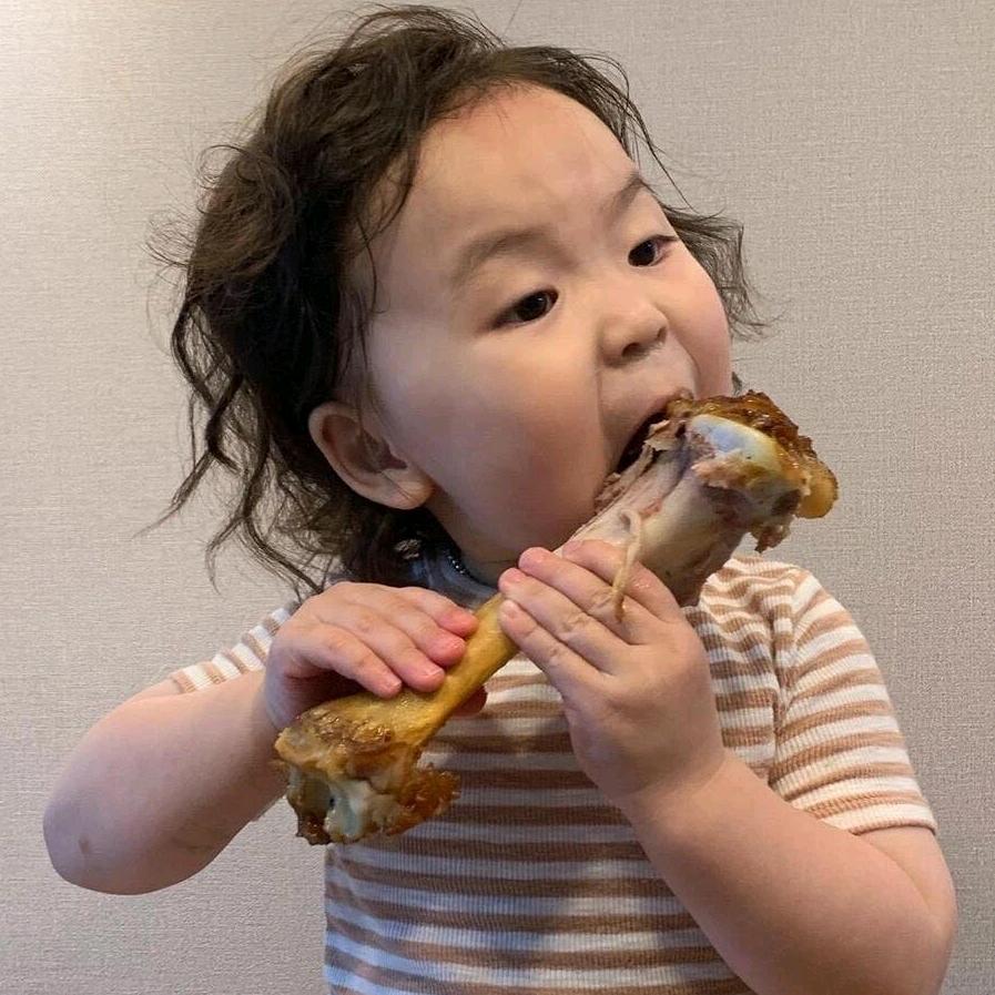 酱酱 是个小馋猫