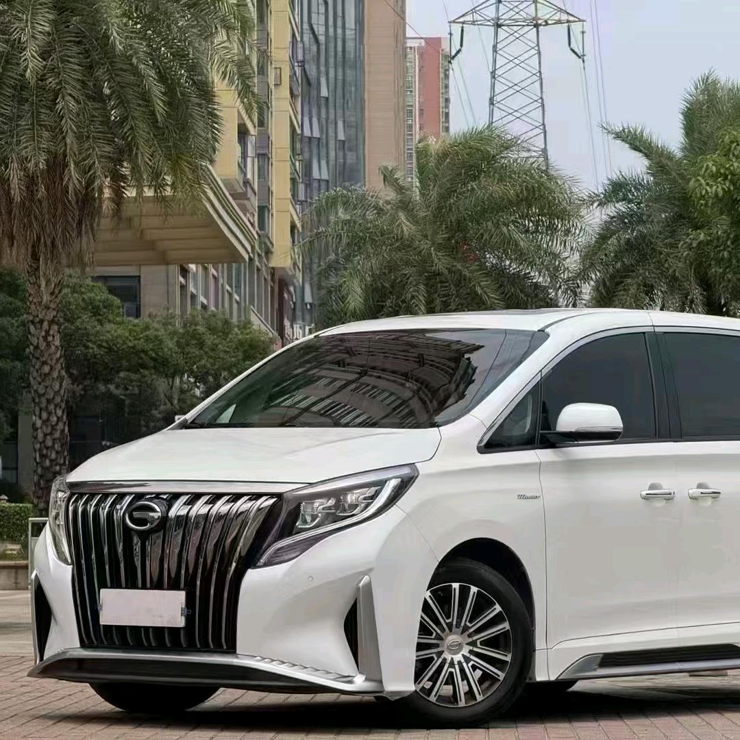 鸿运二手车  小王