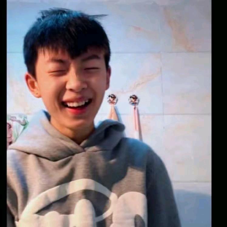 哇˶╹ꇴ╹˶！是大猪🐷