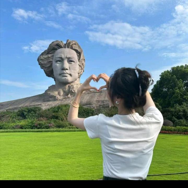 ღ᭄💞微笑ོএ: 向钱💞