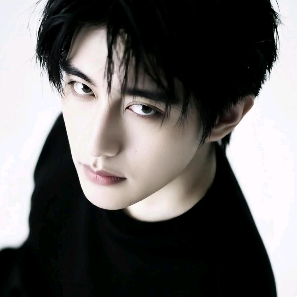 👉🏻(⊙)👅(⊙)👈🏻