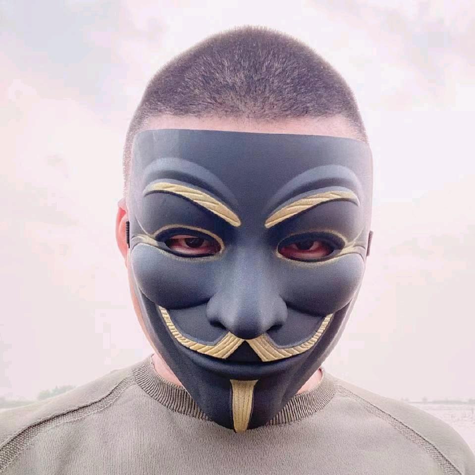 别靠近我、